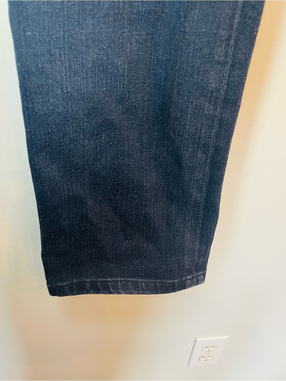 Ag Adriano Goldschmied Men’s Slim Straight Jeans in Dark Blue Wash - Picture 8 of 10